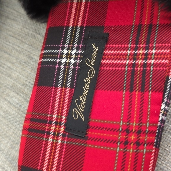 Victoria's Secret Signature Satin Red Black Plaid Slippers Size M - Picture 5 of 10